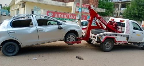 Accident car towing in Manneguda